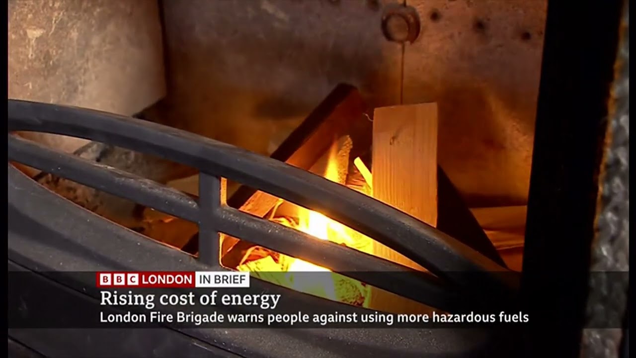 Monkeypox & Fire Brigade warn people not to use hazardous material (UK) - BBC London - 9 May 2022
