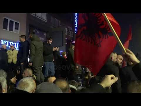 Drejtpërdrejt nga festa e LVV-së në sheshin "Zahir Pajaziti"