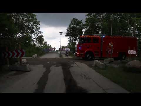 Væltet lastbil i Ishøj