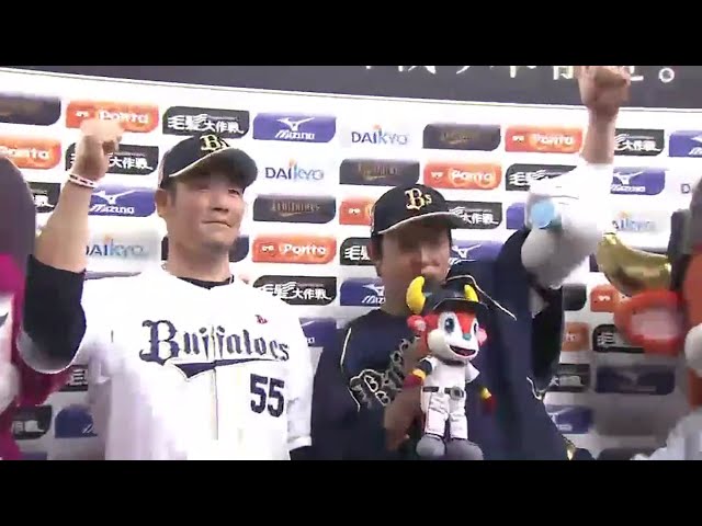 バファローズ・松葉投手・T-岡田選手ヒーローインタビュー 2016/9/27 Bs-E