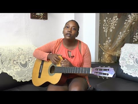 Portrait D'Artiste - Lioness Stacy