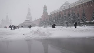 Una fuerte nevada azota Moscú y retrasa más de un centenar de vuelos