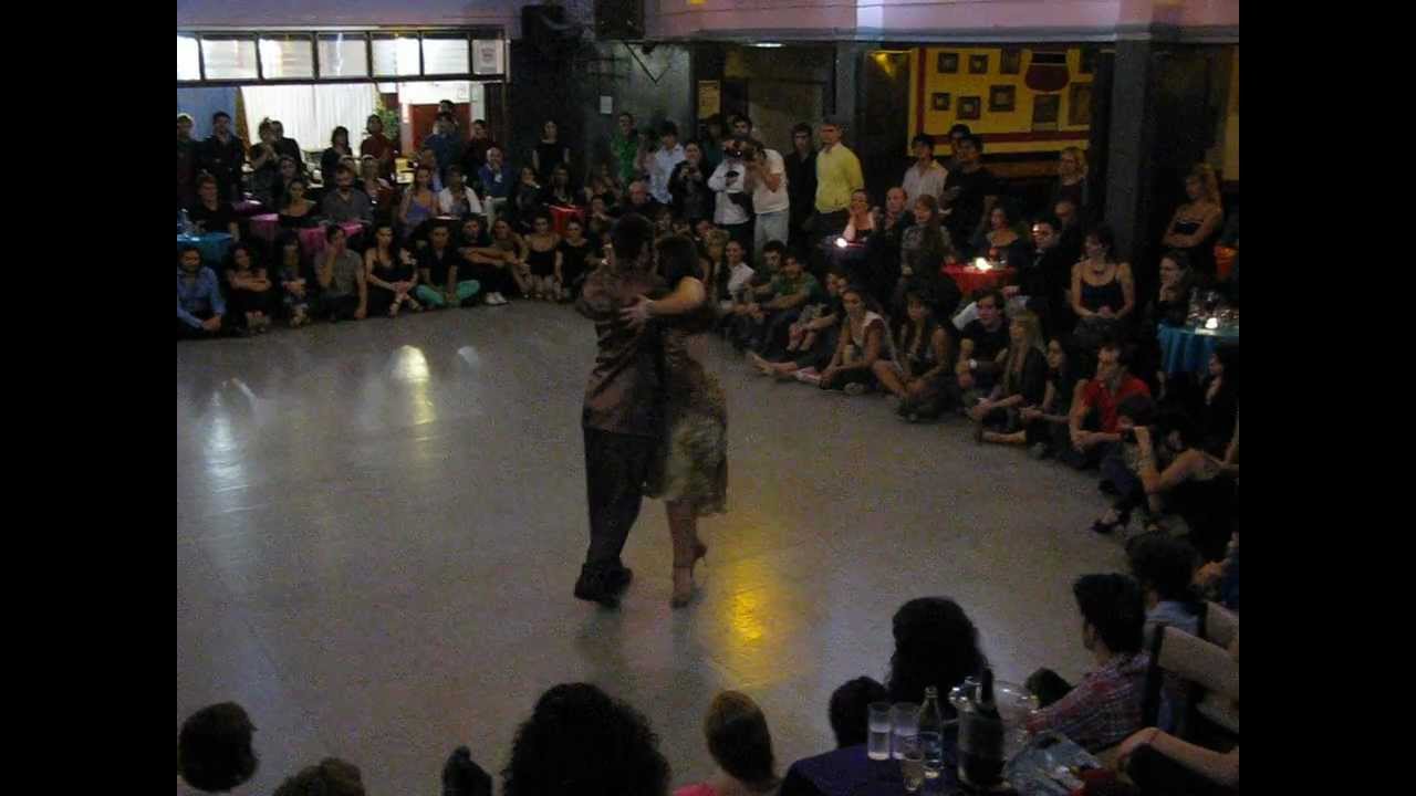 JAVIER RODRÍGUEZ y VIRGINIA PANDOLFI en ¡Viva la Pepa! milonga (domingos en Malcolm) 1/4