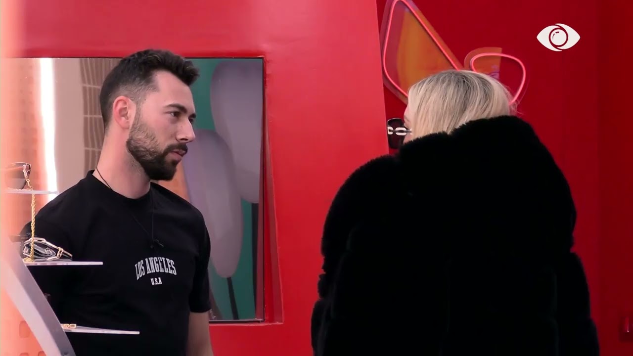 Secili ka interesin e vet/ Lorne bisedon me Angelon: A je pjesë e një grupi?