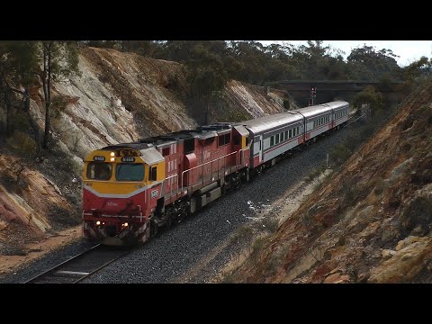 Vline trains on the Bendigo Line: Australian Trains