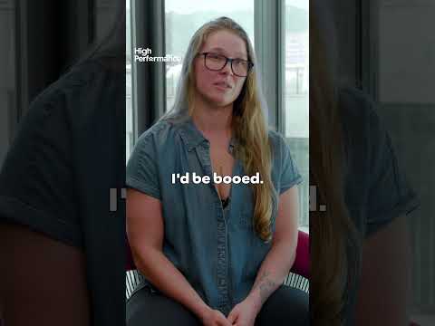 Ronda Rousey on getting boo'ed in UFC😳