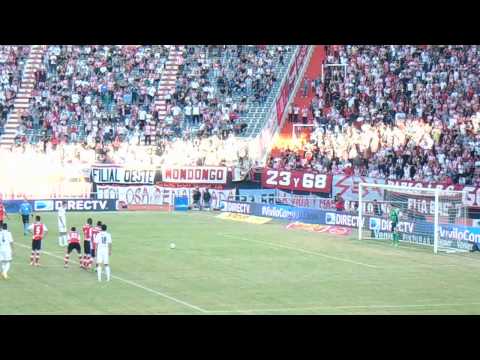 Chichizola ataja penal a Carrillo. Estudiantes 0 RIVER 0. Fecha 14 Final 2014
