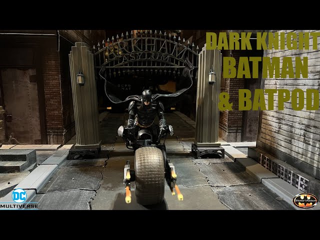 Vídeo relacionado con McFarlane The Dark Knight DC Multiverse - Figura de acción con vehículo Batman y The Batpod, 18 cm