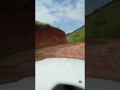 Estrada  de terra da cidade bias fortes.