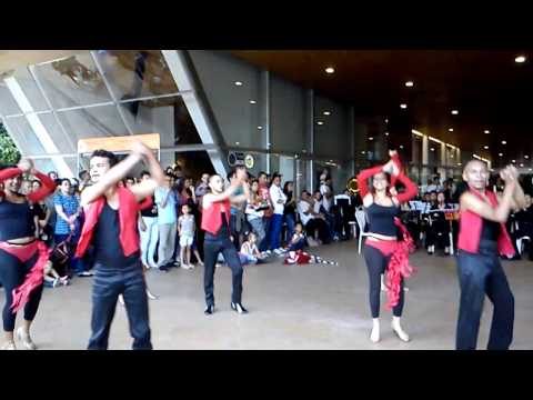 Gran Banda Medellín - Poker Face