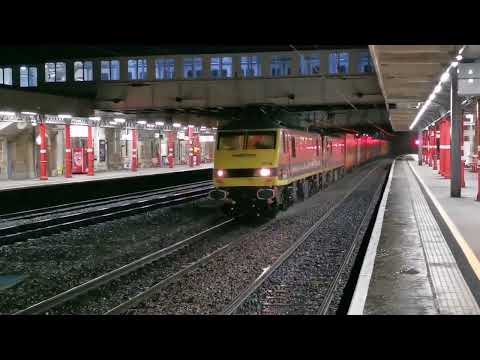 90016/90005 4m11 Coatbridge - Crewe liner, 30th January 2023
