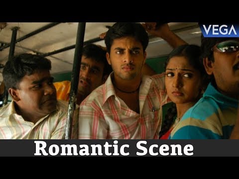 Seethakoka Chiluka Movie Romantic Scenes - Navadeep and Sheela Romantic Scene in Bus