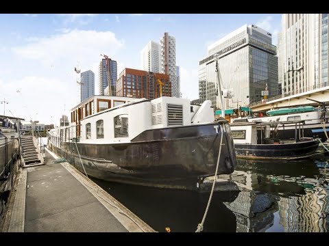 INSIDE £650,000 LUXURY HOUSEBOAT, THOR, ON THE THAMES