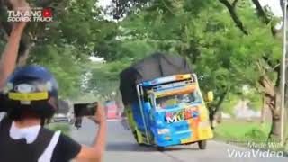 Download lagu Tukang sodrek truk oleng✌👍😎 mp3