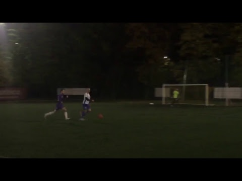 13.10 JM Auto Team (białe) - Politologia UWr (fioletowe)