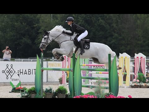 1. kolo MČR st. jun. + otevřená soutěž S** (130 cm) – skoky MČR d/j Chuchle Arena Praha, 29. 7. 2022