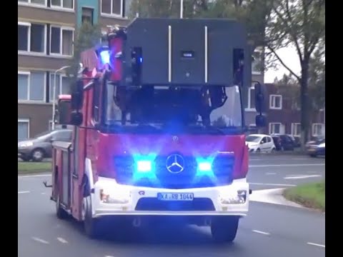 Duitse Leen ladder Brandweer 118051 Zaandam  met spoed naar en gaslucht in Krommenie
