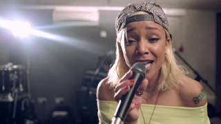 Matrix &amp; Futurebound ft. Tanya Lacey - Don&#39;t Look Back (Acoustic Performance)