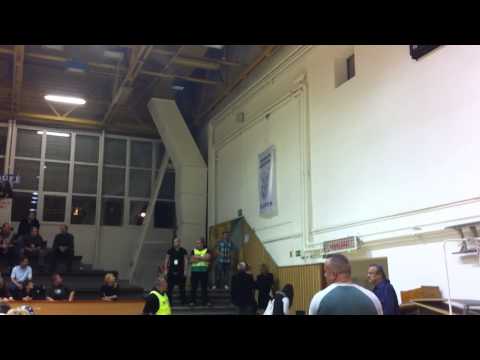 PINKK-Pécsi 424: a bajnoki címnek emléket állító zászló felvonása