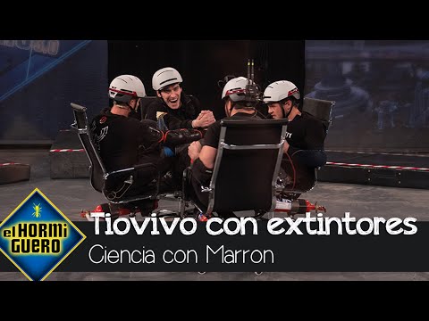 Solo apto para valientes: el impresionante tiovivo con extintores - El Hormiguero