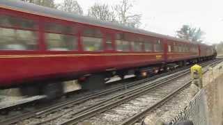 preview picture of video 'B1 Mayflower 61306 passing Egham 14/02/2015'