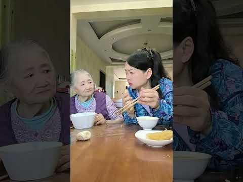 Grandma's trick makes eggs easier to pick up!
