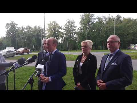 Koalicja Obywatelska: Broni samorządów przed 'tekturowymi czekami'