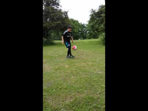 young football talent u8 ivan struk around the world ! how much I can do it in a row ?