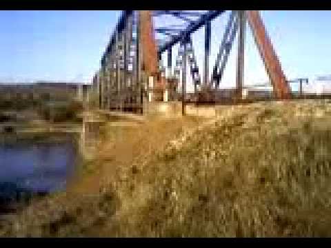 Acceleratul 1765 Iasi - Timisoara Nord trecand podul peste raul Suceava