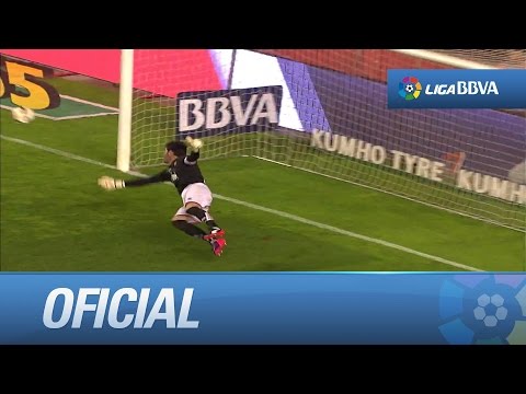 Paradón de Cobeño en una doble ocasión de Escudero y Pedro León