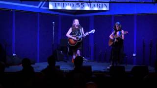 Suzzy Roche and Lucy Wainwright Roche perform Goodnight Chicago