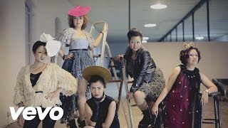 Download lagu She - Gadgets (Video Clip) mp3