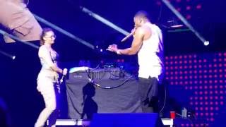 Nelly live with fan on stage kiss concert 2016!
