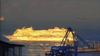 Cruise ship 🇳🇴VIKING JUPITER🇳🇴, IMO 9796262, Flag Noruega, Length 229m x 28m, in Valparaíso port.