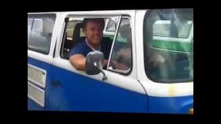 preview picture of video 'Kombi vs Kombi VW Drag Race on Coonawarra Airstrip'