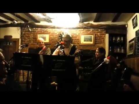 Ivor Biggun attempts to sing Roy Orbison