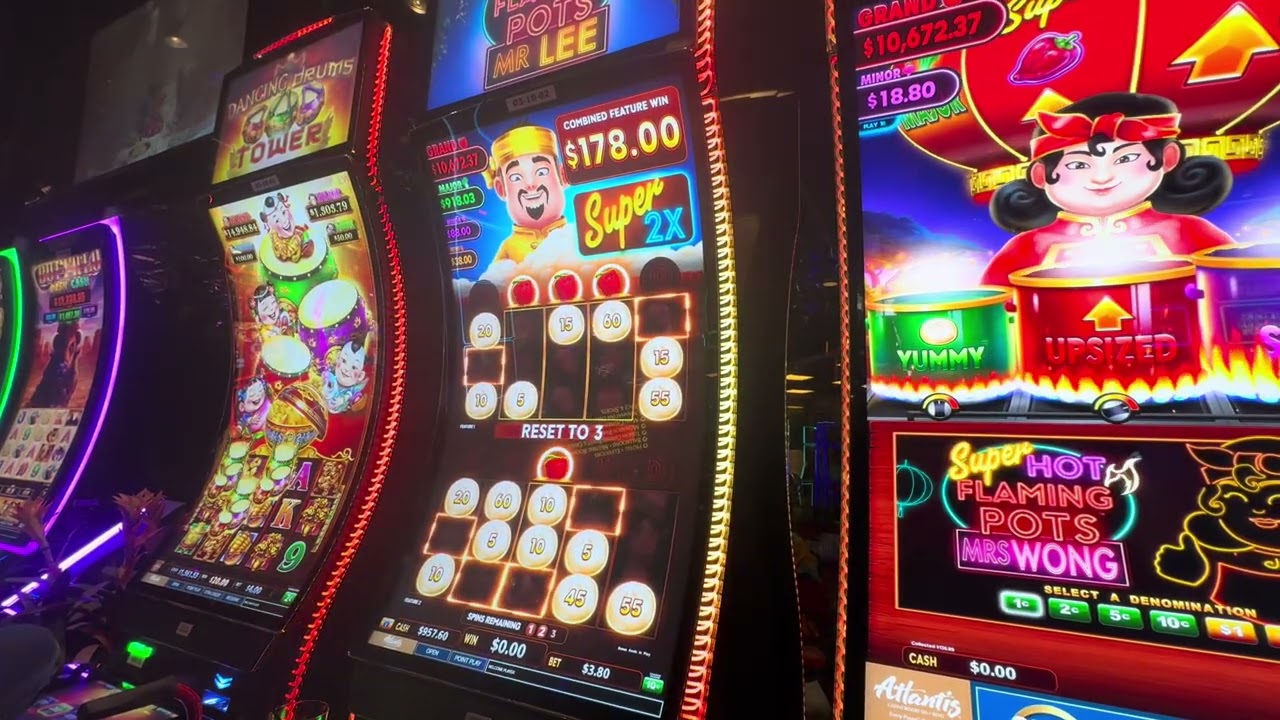 A CHUNKY HOT POT BONUS! #slots #casino #slotmachine #slotwin #jackpot #bonusfeature #casinogames