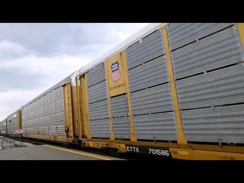 CP 245 w/ new CP 9377 & SOO 6058 hooked E.S. lead this short WB Autoracker train thru Lisgar GO