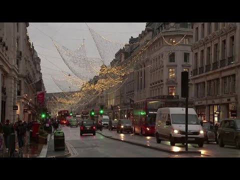 英國對抗新的COVID菌株，英國首相約翰遜下令加強遏制措施 (UK fights new COVID strain, PM Johnson orders tighter curbs)