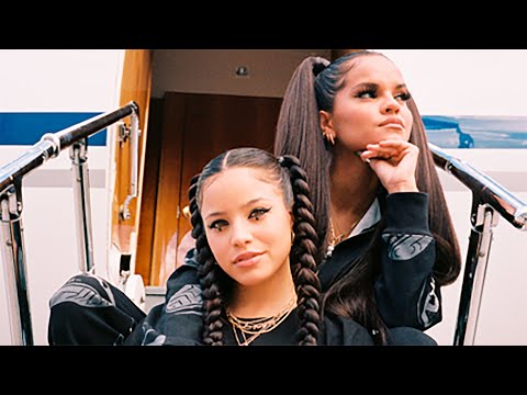 reacción a Aleesha & Emilia   828