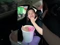 MAKAN ICE CREAM SE EMBER PAKE TANGAN Shorts