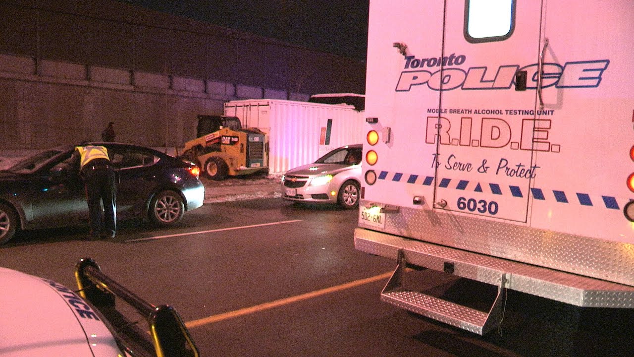 Sergeant Derek O'Donohue speaks about impaired driving at a Seasonal R.I.D.E. spot check