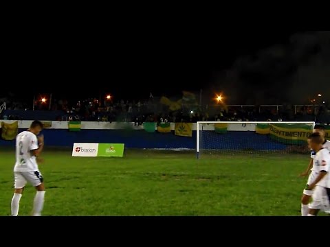 Sportivo Piazza copando Olavarria frente Racing Club