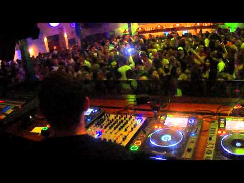 Elio Riso @ Carl Cox Closing 2010.MP4