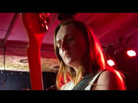 FIEP - Famous Thoughts & R U Reading?! - Live in V11, Rotterdam (vrijdag 28 maart 2025)