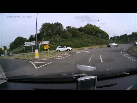WV63WWR - Roundabout pull out