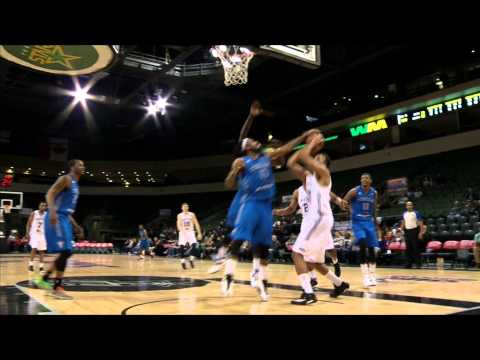 Kyle Anderson's Reverse Layup under Legends Defense