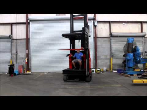 RAYMOND NARROW ISLE SWING REACH TRUCK, LOT 14