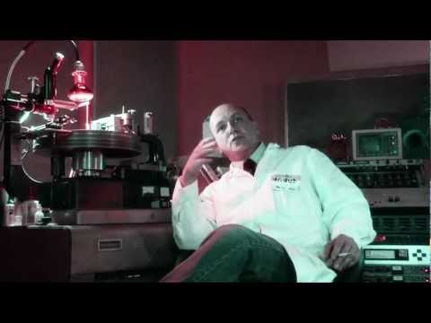 dr. dub cutting Loops (locked grooves) on Vinyl Records (3D !)