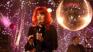 Florence + The Machine on Jools Hootenanny - Rabbit Heart &amp; Dog Days Are Over HD